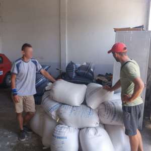 Polițiștii de frontieră brăileni au recuperat aproximativ 900 kg de orz sustras de pe o barjă aflată în rada Portului Brăila