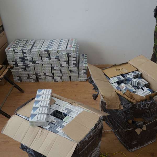 Peste 23.000 pachete țigări confiscate la frontiera de nord