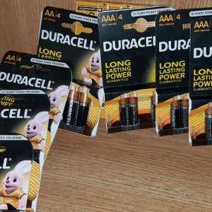 Zeci de mii de articole de petrecere, susceptibile a fi contrafăcute şi bunuri nedeclarate, confiscate în Portul Constanţa Sud Agigea