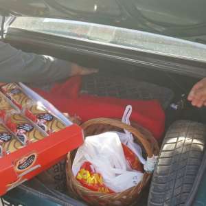 O femeie de 66 de ani s-a ales cu dosar penal pentru că transporta țigări de contrabandă