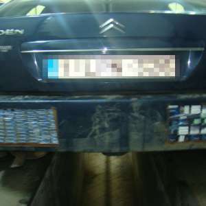 Un maramureșean fără permis de conducere a abandonat mașina în trafic, cu tot cu țigări