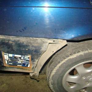 Un maramureșean fără permis de conducere a abandonat mașina în trafic, cu tot cu țigări