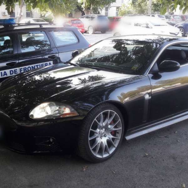 Două autoturisme căutate de autoritățile din Italia, respectiv România, descoperite pe raza județului Constanta