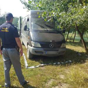 Ţigări în valoare de peste 220.000 lei confiscate la frontieră