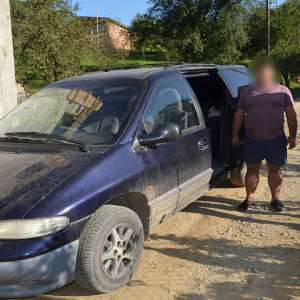 Maramureșeni depistați cu mașina plină cu țigări