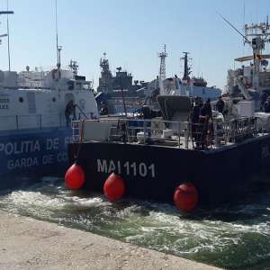 Nava MAI 1101 a predat ștafeta navei MAI 1104 a Poliţiei de Frontieră Române care va  supraveghea, timp de 4 luni, frontierele Europei din Marea Egee