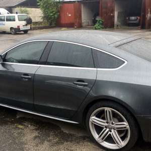 Autoturism căutat de autoritățile din Marea Britanie, descoperit de poliţiştii de frontieră arădeni