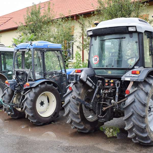 Trei tractoare căutate de autoritățile din Italia, descoperite de poliţiştii de frontieră din P.T.F. Borş