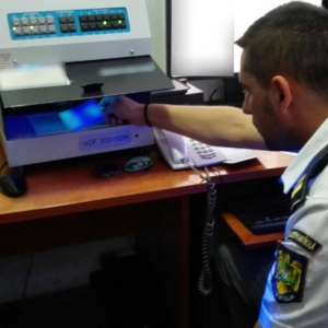 Document de identitate fals, descoperit la controlul de frontieră