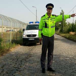 Depistat conducând un ansamblu auto deşi avea permisul de conducere suspendat