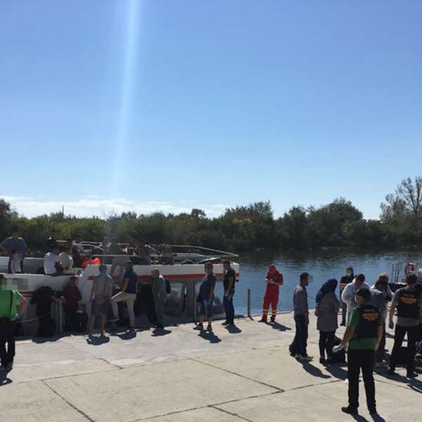 Un cetățean turc, cercetat pentru călăuzirea a 96 de migranţi pe Marea Neagră, a fost arestat preventiv pentru 30 de zile