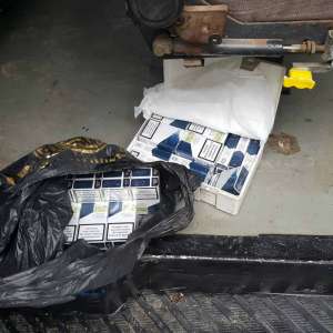 Mercedes Sprinter căptuşit cu ţigarete de contrabandă   