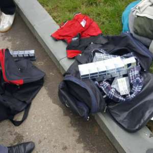 Mercedes Sprinter căptuşit cu ţigarete de contrabandă   