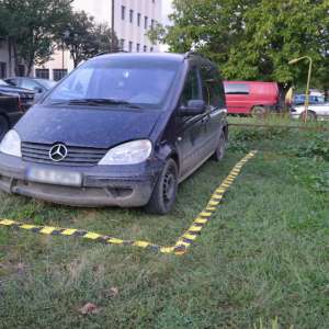 Autoturism tractat, încărcat cu țigări de contrabandă, depistat în trafic de polițiștii de frontieră