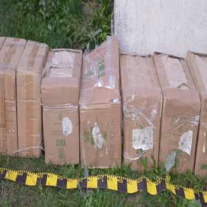 Autoturism tractat, încărcat cu țigări de contrabandă, depistat în trafic de polițiștii de frontieră