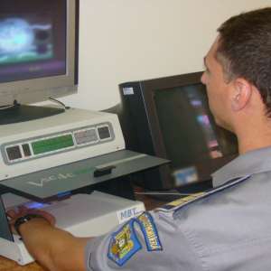 Depistat conducând un autotursim deşi avea permisul de conducere suspendat