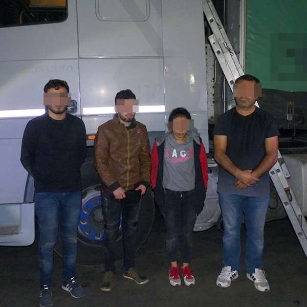 Șoferul turc al unui camion, arestat pentru trafic de migranți
