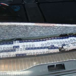 Ţigarete de contrabandă descoperite la controlul de frontieră de câinele poliţist OMU   