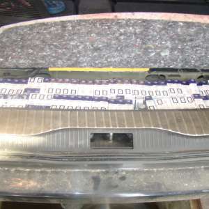 Ţigarete de contrabandă descoperite la controlul de frontieră de câinele poliţist OMU   