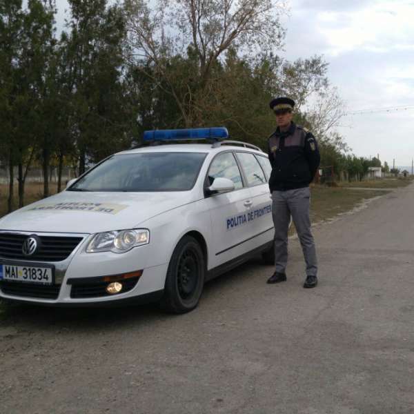 Depistaţi conducând, deşi aveau acest drept suspendat