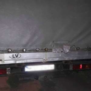 Tineri botoşăneni prinşi după ce au sustras bunuri dintr-un autocamion