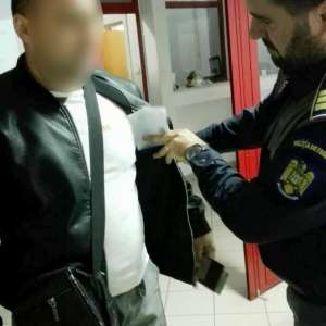 Facturi comerciale falsificate, depistate în P.T.F. Sculeni