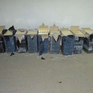 Aproximativ 13.000 pachete cu țigări de contrabandă, confiscate la frontiera de nord