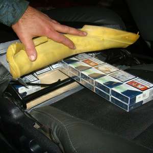 Peste 15.500 pachete cu țigări, confiscate la frontiera cu Ucraina