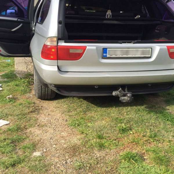 BMW folosit pentru transportul ţigărilor de contrabandă