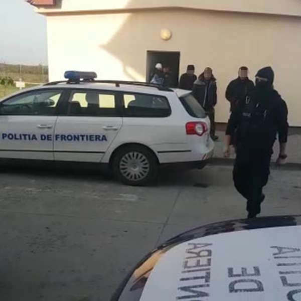 11  cetățeni iranieni și irakieni şi două călăuze din Turcia, opriţi de poliţiştii de frontieră timişeni