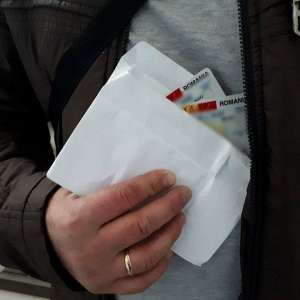 Cinci cărți de identitate româneşti false, descoperite în P.T.F. Albița