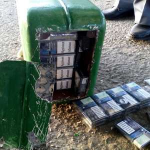 Țigări de contrabandă ascunse în mai multe autoturisme special modificate, confiscate la frontiera de nord