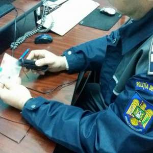 Cărți de identitate false în P.T.F. Albița