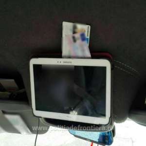 Documente de identitate româneşti false, depistate la controlul de frontieră