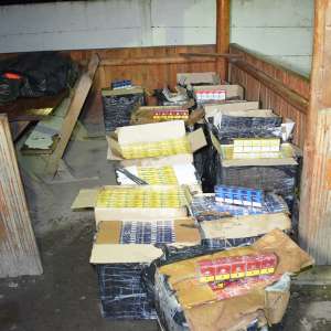 Peste 33.000 pachete țigări confiscate la frontiera de nord