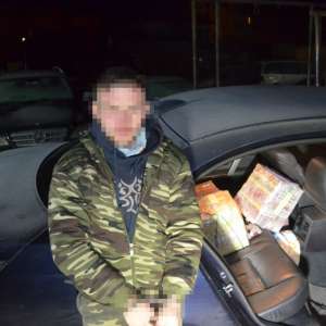 Peste 33.000 pachete țigări confiscate la frontiera de nord