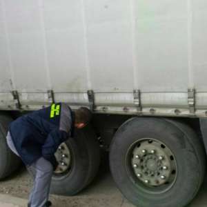 Semiremorcă radiată din circulaţie din Germania, descoperită în Albiţa