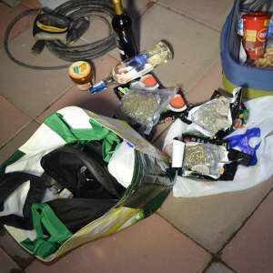 Peste jumătate de kilogram de canabis,  descoperite de polițiștii de frontieră