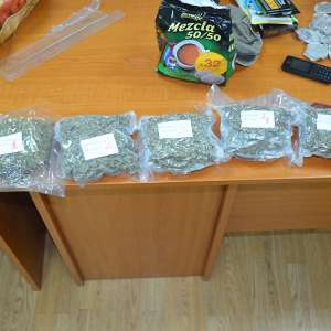 Peste jumătate de kilogram de canabis,  descoperite de polițiștii de frontieră