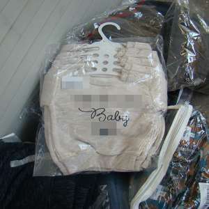 Bunuri textile contrafăcute în valoare de 345.000 lei depistate în P.T.F. Siret