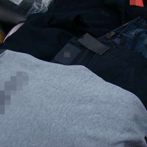 Bunuri textile contrafăcute în valoare de 345.000 lei depistate în P.T.F. Siret