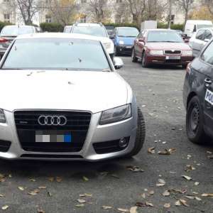 Autoturism furat din Italia, descoperit la Constanţa