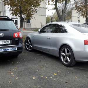 Autoturism furat din Italia, descoperit la Constanţa