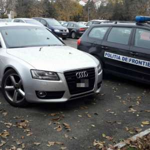 Autoturism furat din Italia, descoperit la Constanţa