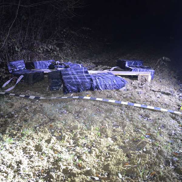6.000 pachete cu țigări, confiscate la frontiera cu Ucraina