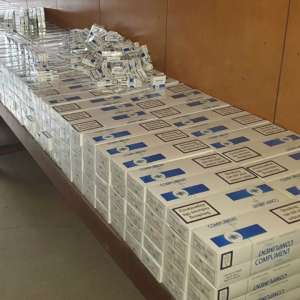 Aproximativ 4.000 pachete cu ţigări de contrabandă, descoperite de polițiștii de frontieră constănțeni