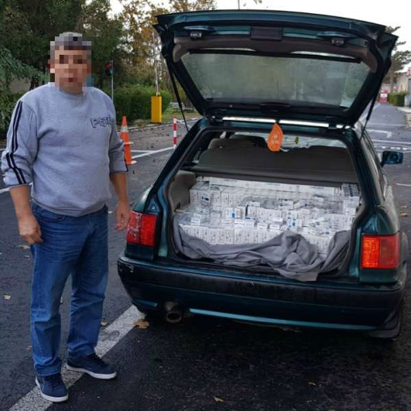 Aproximativ 4.000 pachete cu ţigări de contrabandă, descoperite de polițiștii de frontieră constănțeni