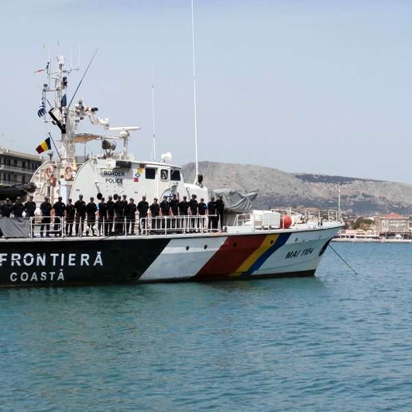 Zeci de persoane salvate din apele Mării Egee de poliţiştii de frontieră români, aflaţi în misiune FRONTEX în Grecia