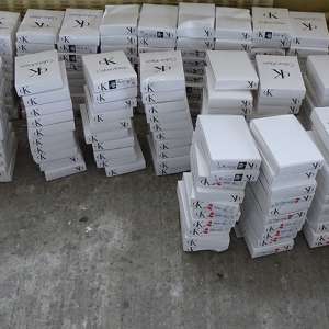 Mii de articole de îmbrăcăminte, susceptibile a fi contrafăcute, confiscate la P.T.F. Giurgiu