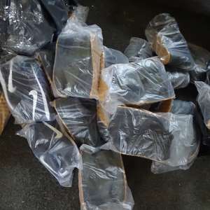 Articole textile, încălțăminte și parfumuri, susceptibile a fi contrafăcute, confiscate la P.T.F. Giurgiu